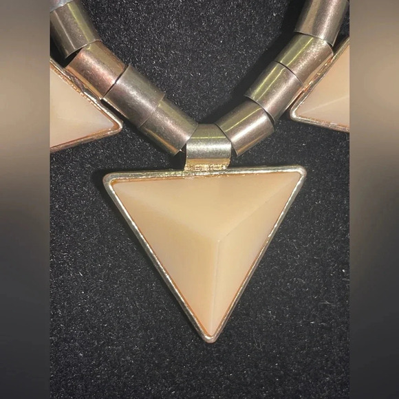 Vintage Geometric Peach Acrylic Stone Goldtone Necklace Granny Chic - Picture 3 of 11
